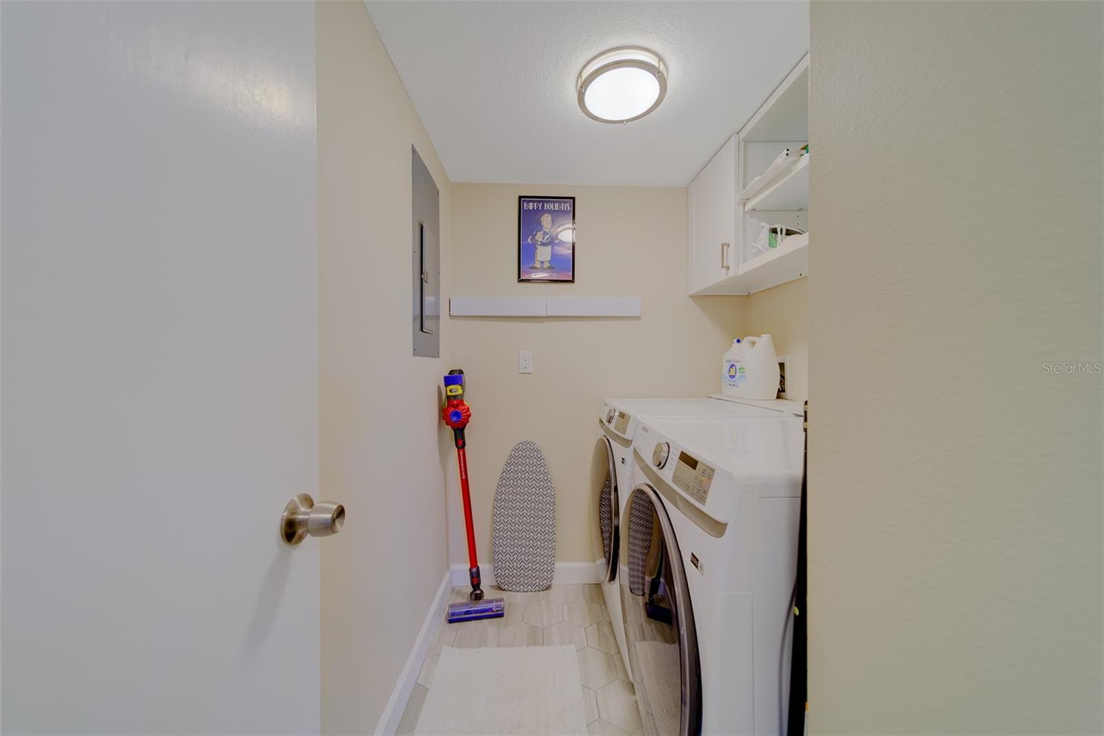 6000 PARK PLACE CONDO - Residential