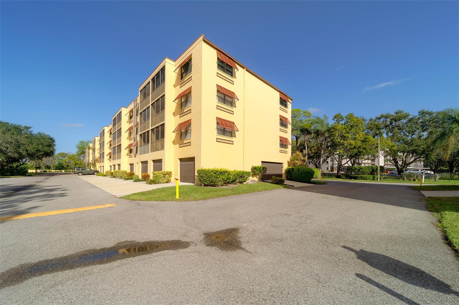 6000 PARK PLACE CONDO - Residential