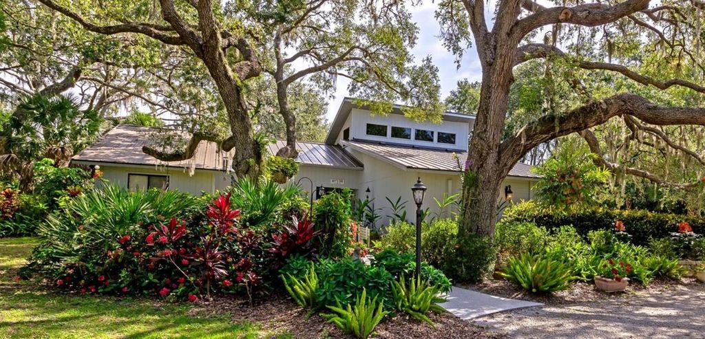 Photo of 4737 Stone Ridge Trail, Sarasota, FL 34232 (MLS # A4663310)