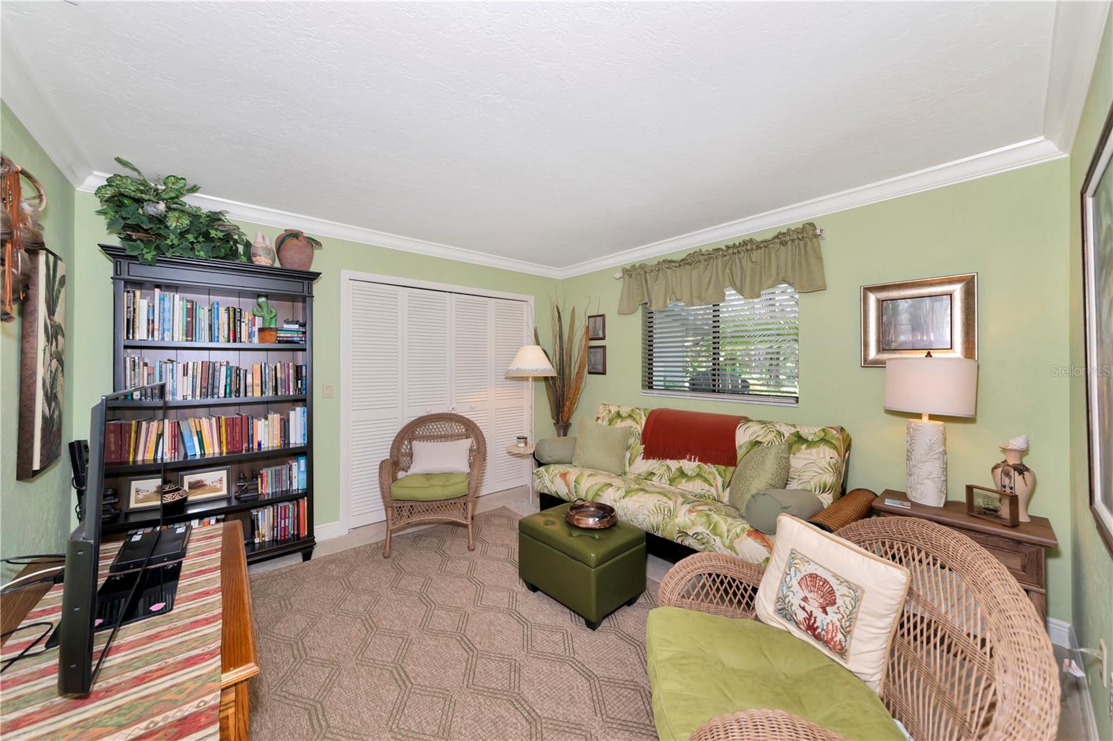 HIDDEN OAKS ESTATES - Residential