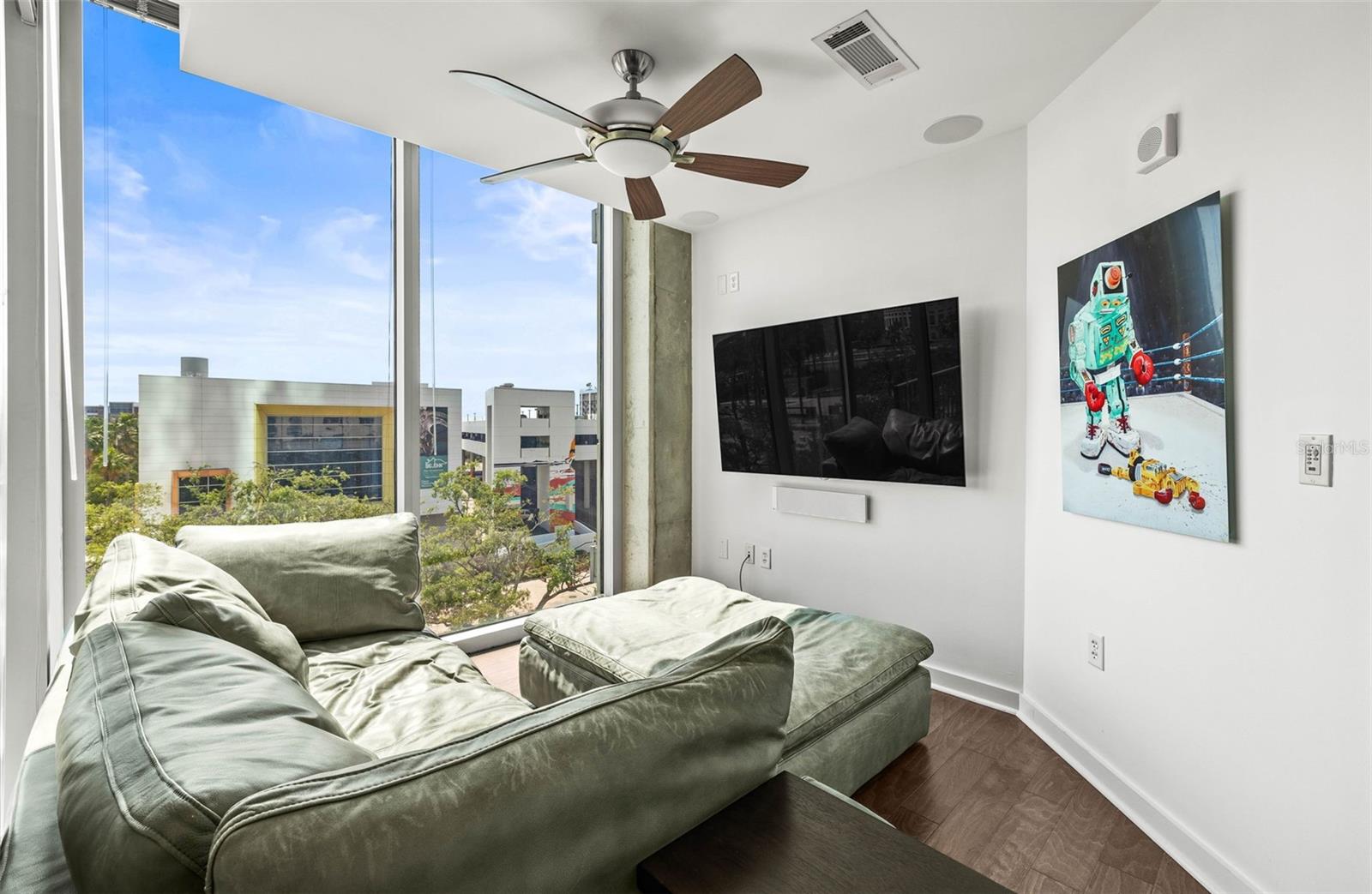 777 N ASHLEY DRIVE 402