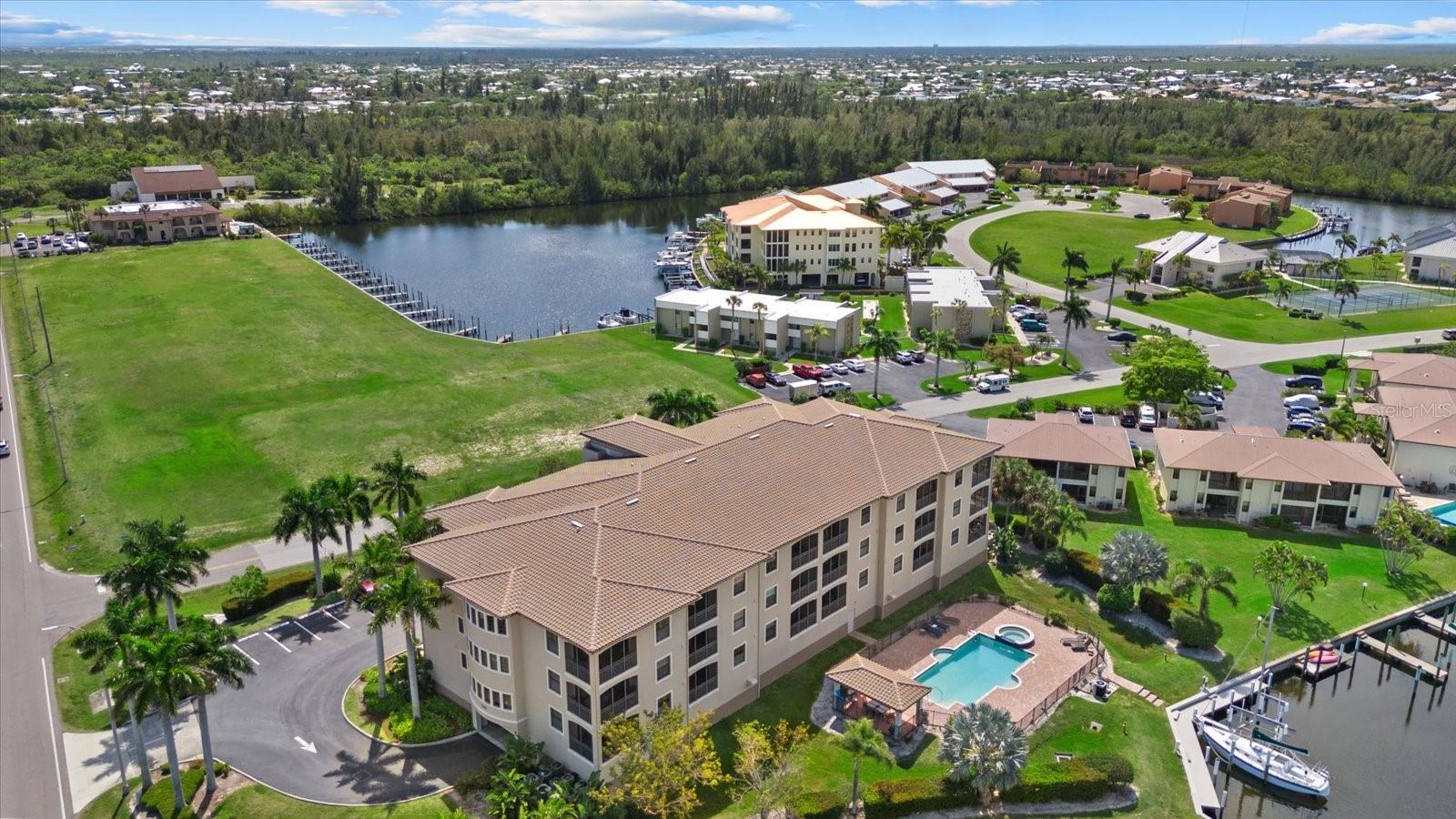 WATER GARDENS - Residential