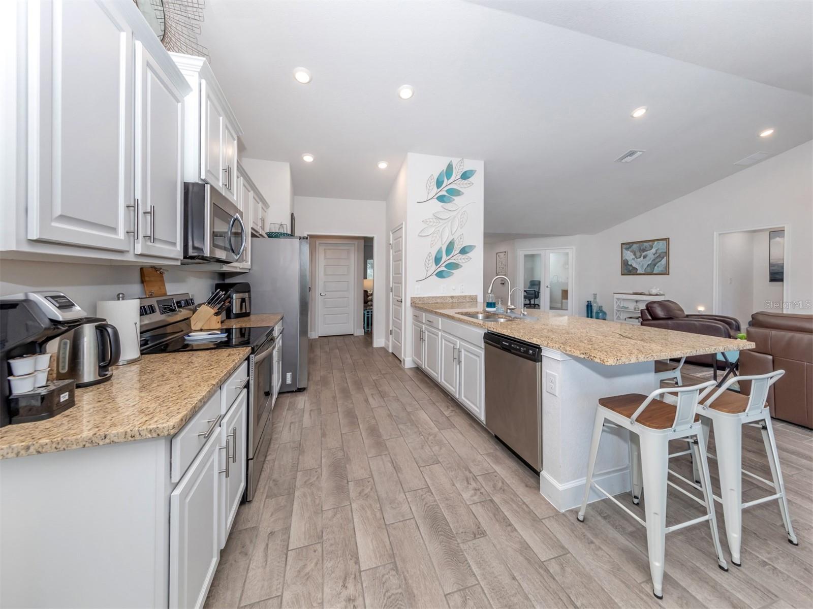 SOUTH VENICE - Residential Lease