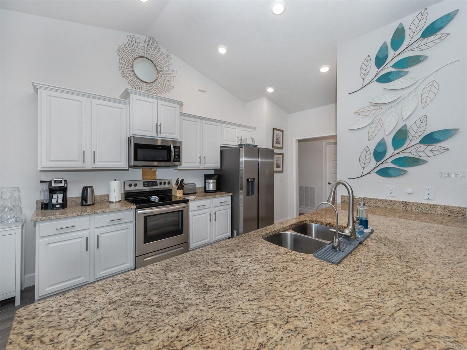 SOUTH VENICE - Residential Lease