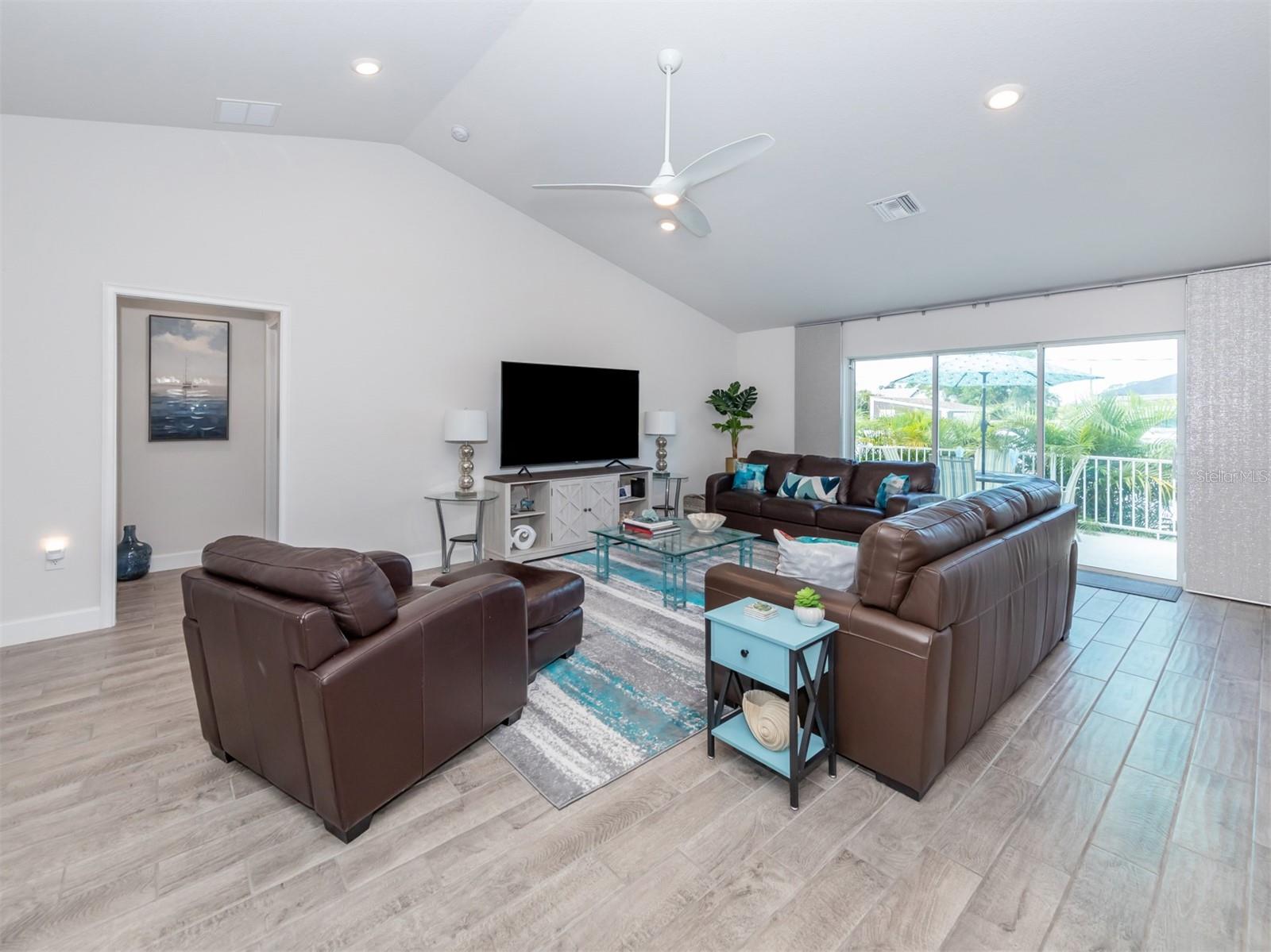 SOUTH VENICE - Residential Lease
