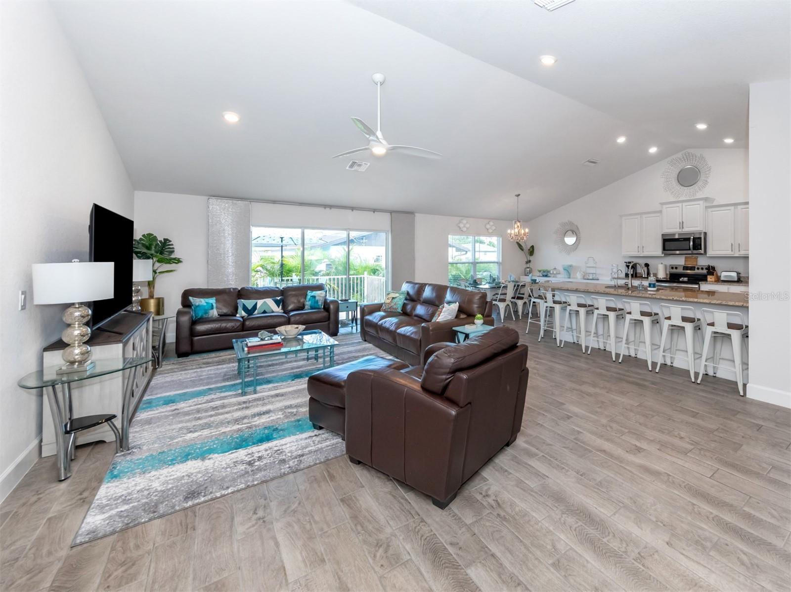 SOUTH VENICE - Residential Lease
