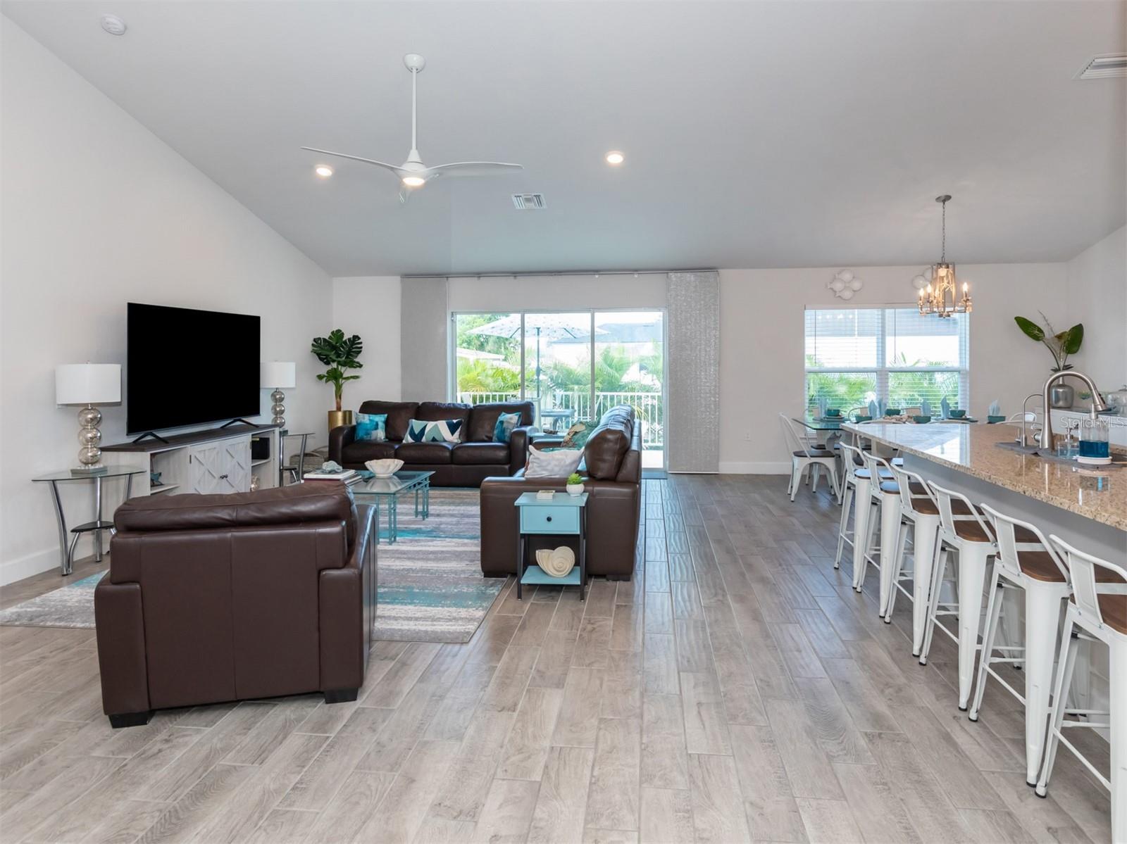 SOUTH VENICE - Residential Lease
