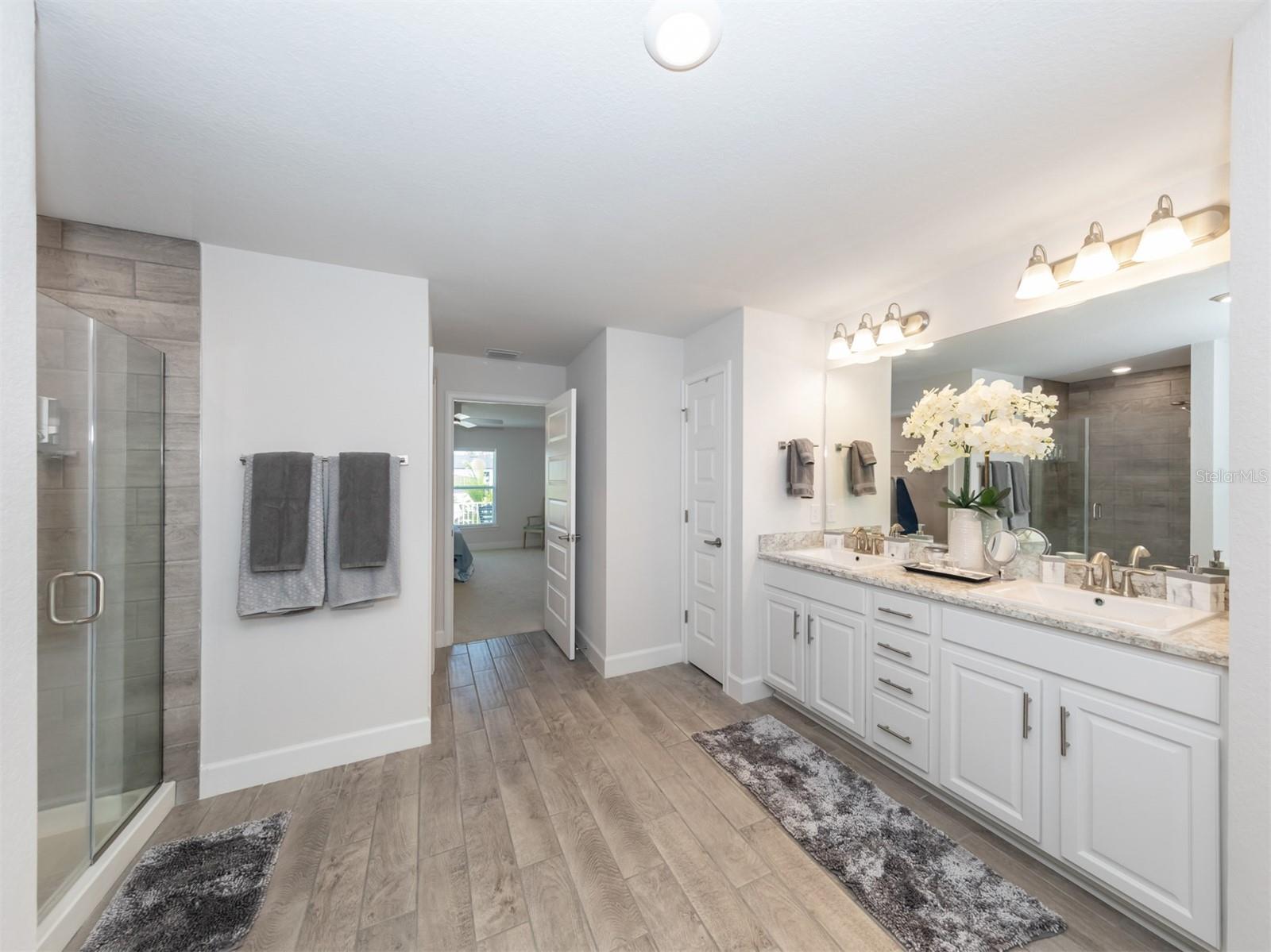 SOUTH VENICE - Residential Lease