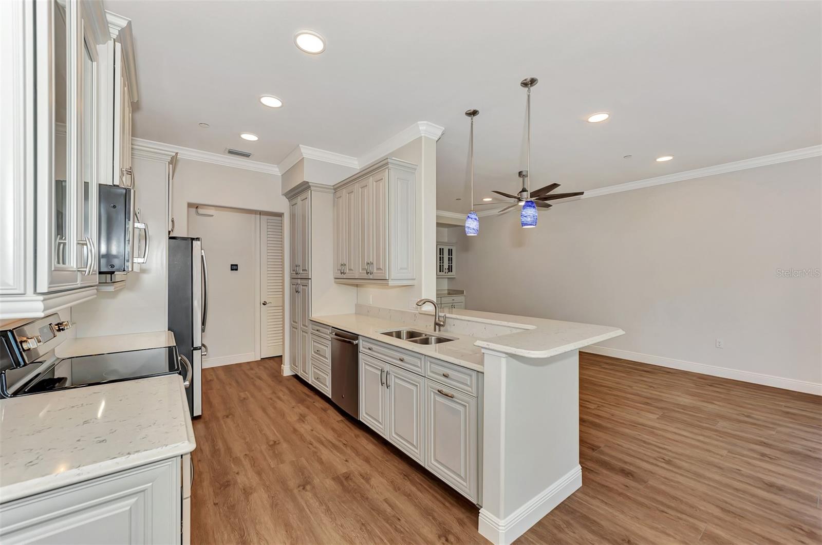 CHE VISTA CONDO - Residential Lease