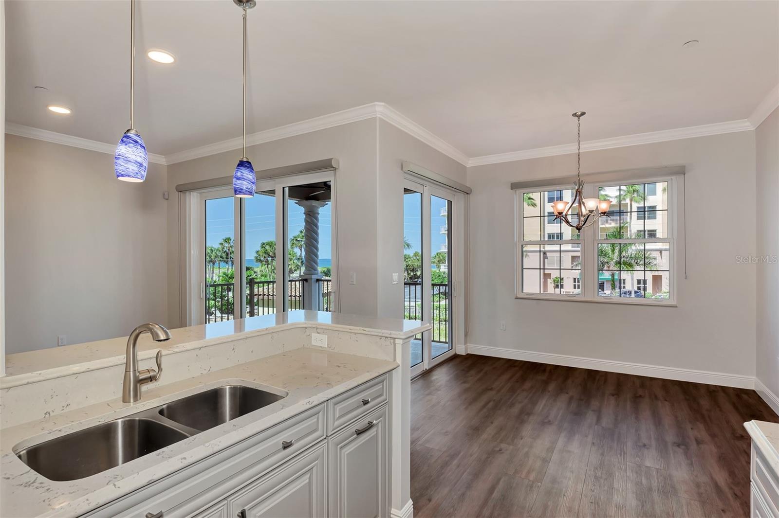 CHE VISTA CONDO - Residential Lease