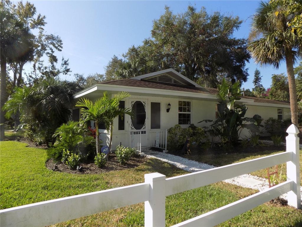 Photo of 1485 Morningside Drive, Mount Dora, FL 32757 (MLS # G5111612)