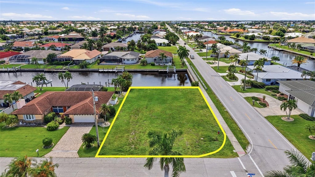 Photo of 1661 Via Dolce Vita, Punta Gorda, FL 33950 (MLS # C7530299)