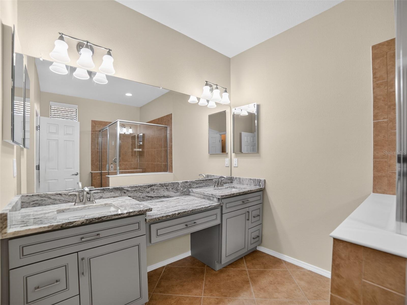 SOUTHSHORE FALLS PH 02 - Residential