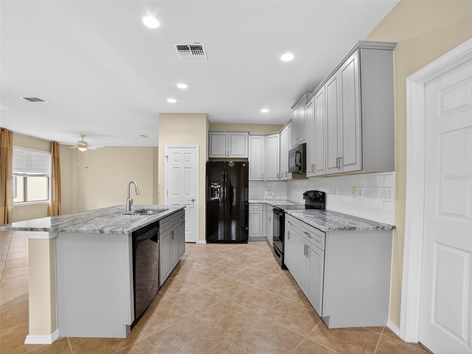 SOUTHSHORE FALLS PH 02 - Residential