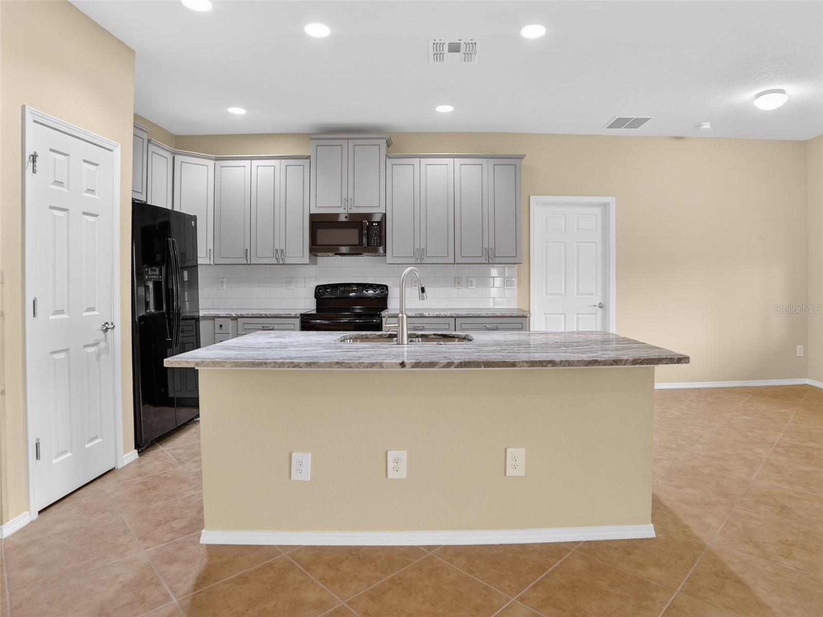 SOUTHSHORE FALLS PH 02 - Residential