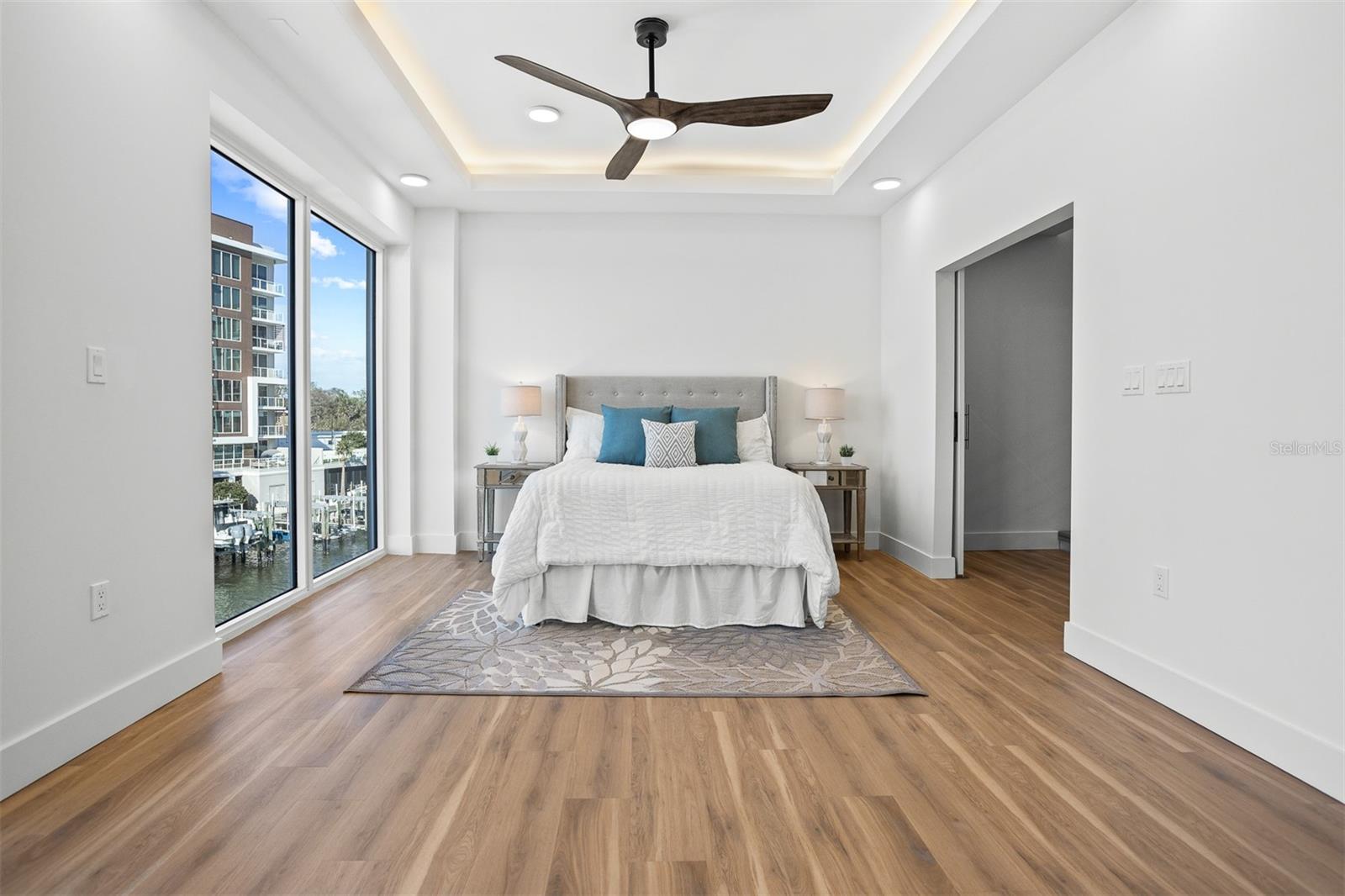 MARINA BAY MASTER CONDO - Residential