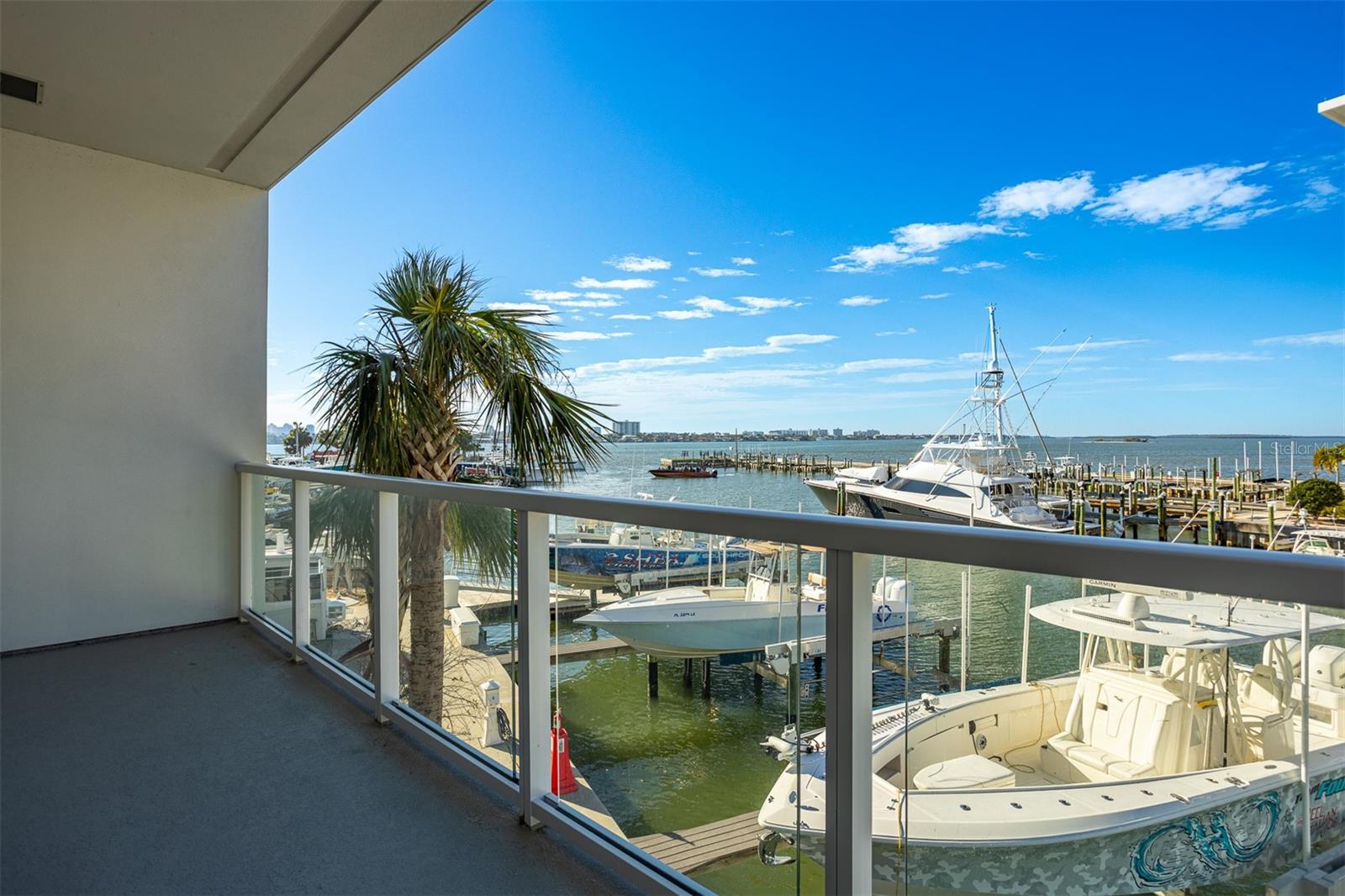 MARINA BAY MASTER CONDO - Residential