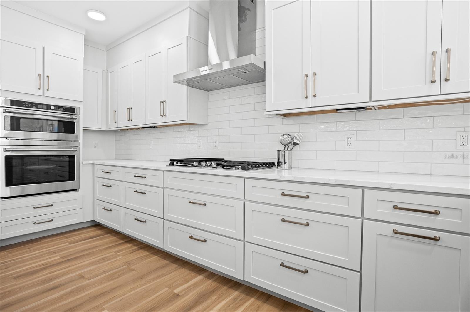 MARINA BAY MASTER CONDO - Residential