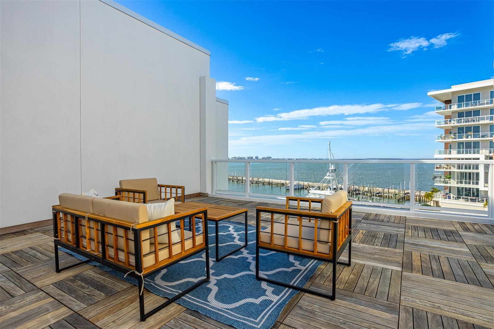 MARINA BAY MASTER CONDO - Residential