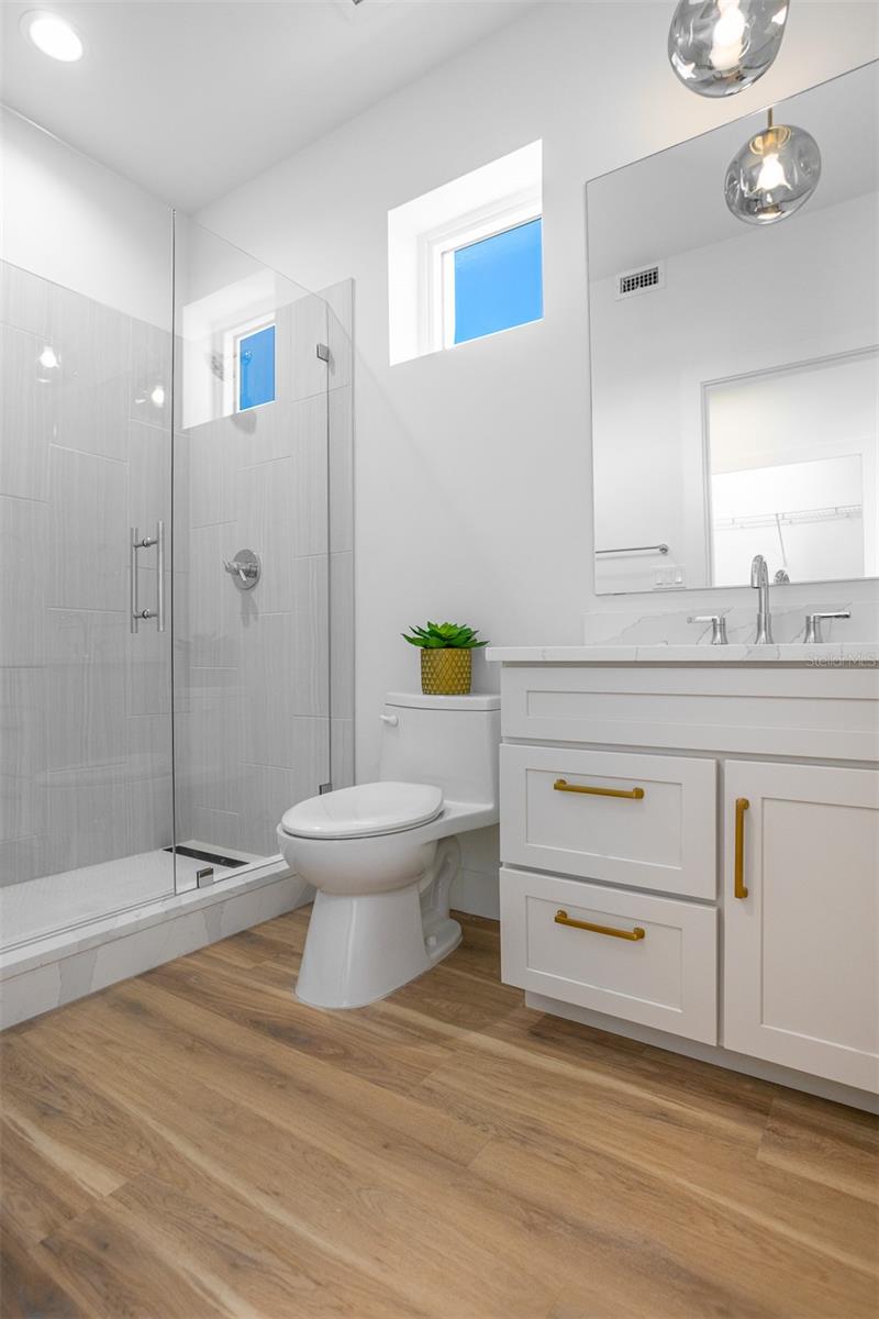 MARINA BAY MASTER CONDO - Residential