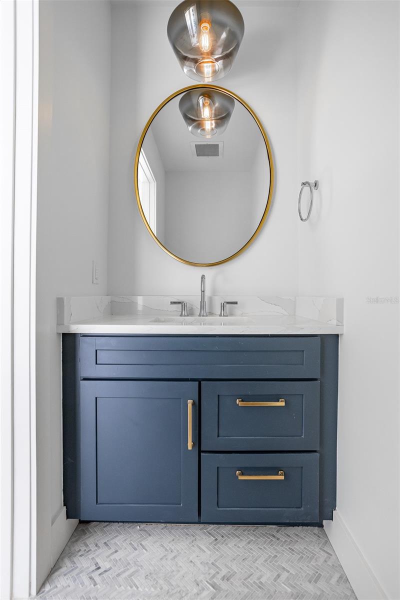 MARINA BAY MASTER CONDO - Residential