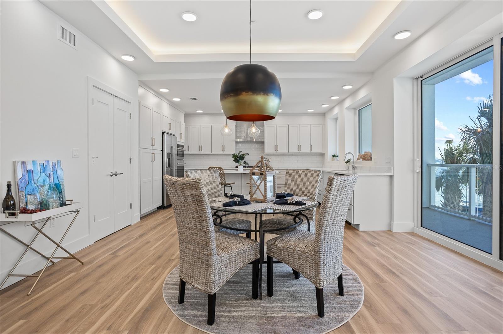 MARINA BAY MASTER CONDO - Residential