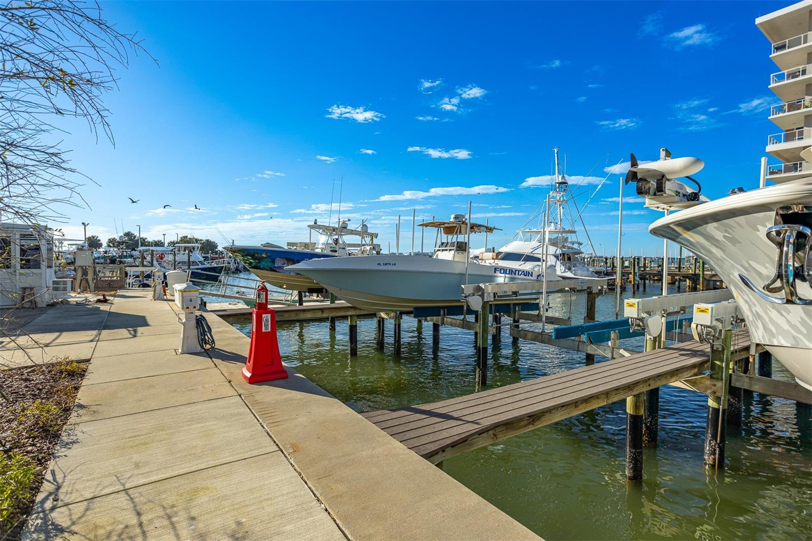 MARINA BAY MASTER CONDO - Residential