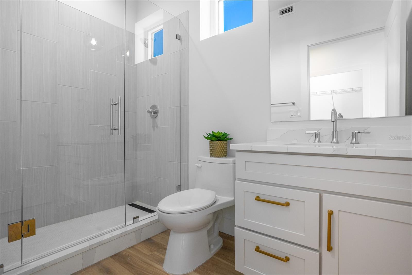 MARINA BAY MASTER CONDO - Residential