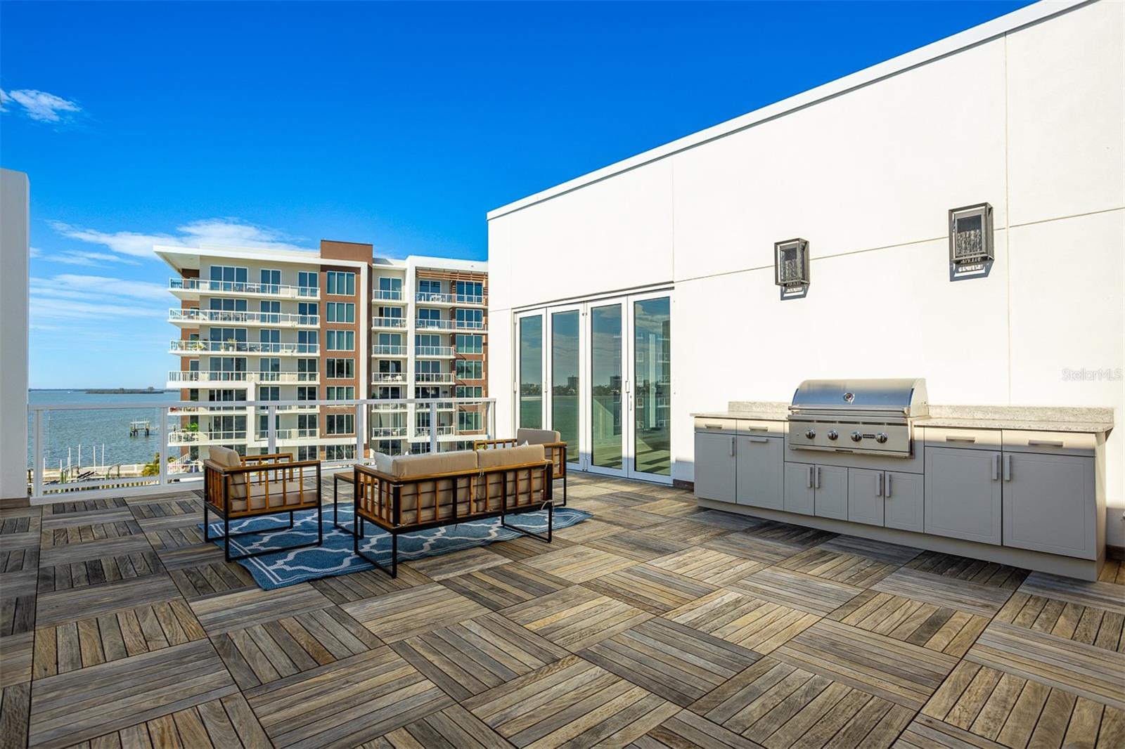 MARINA BAY MASTER CONDO - Residential