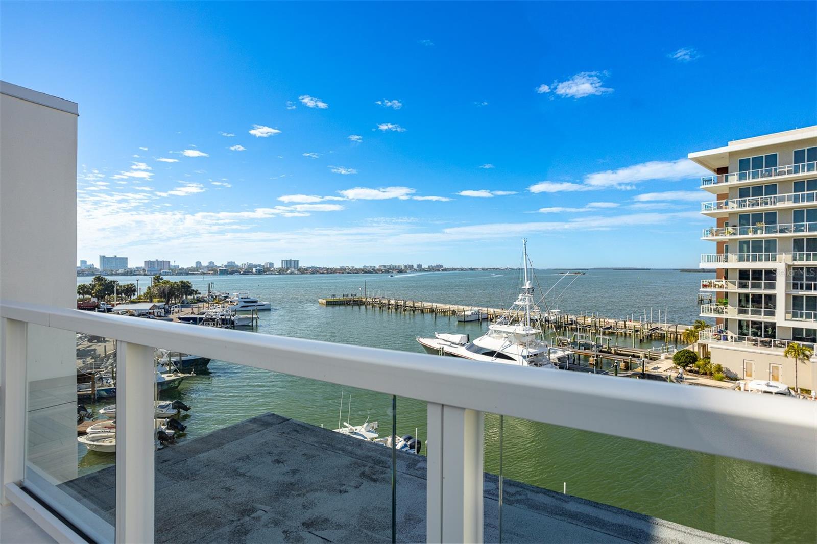 MARINA BAY MASTER CONDO - Residential