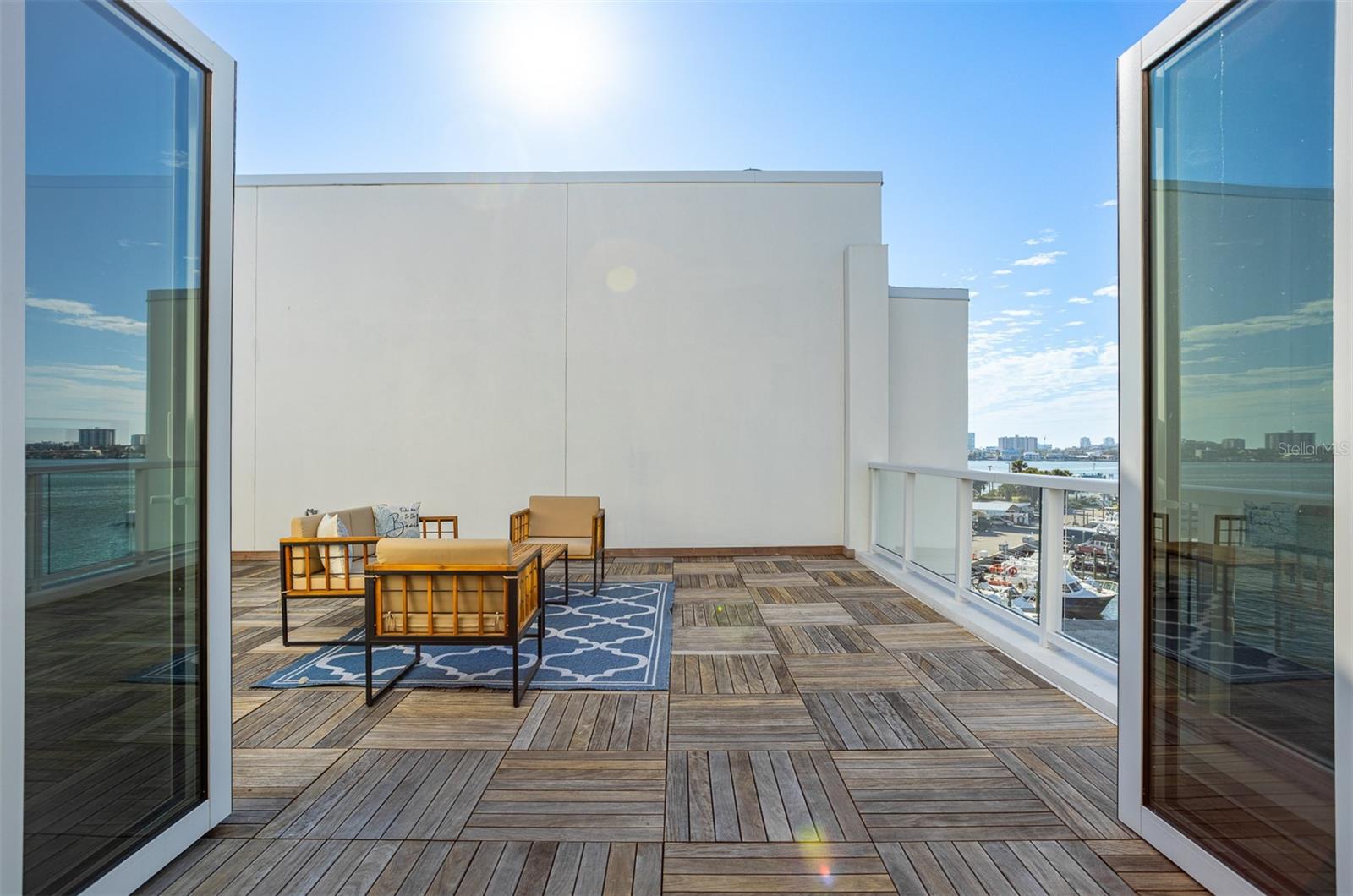 MARINA BAY MASTER CONDO - Residential