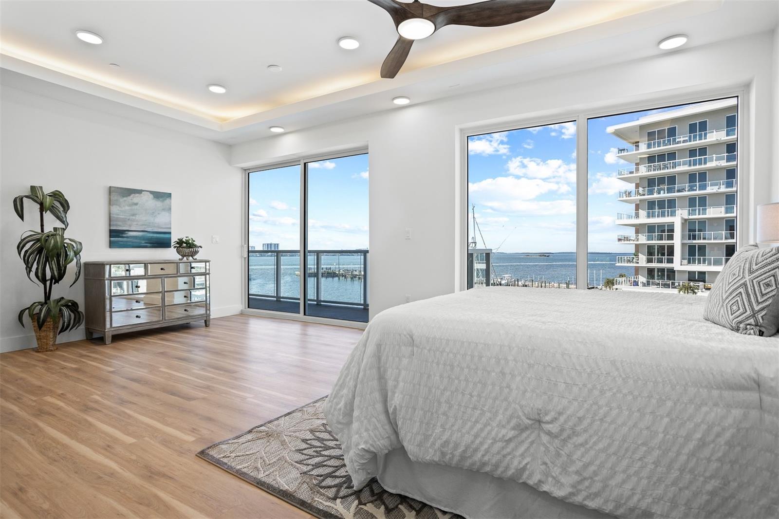 MARINA BAY MASTER CONDO - Residential