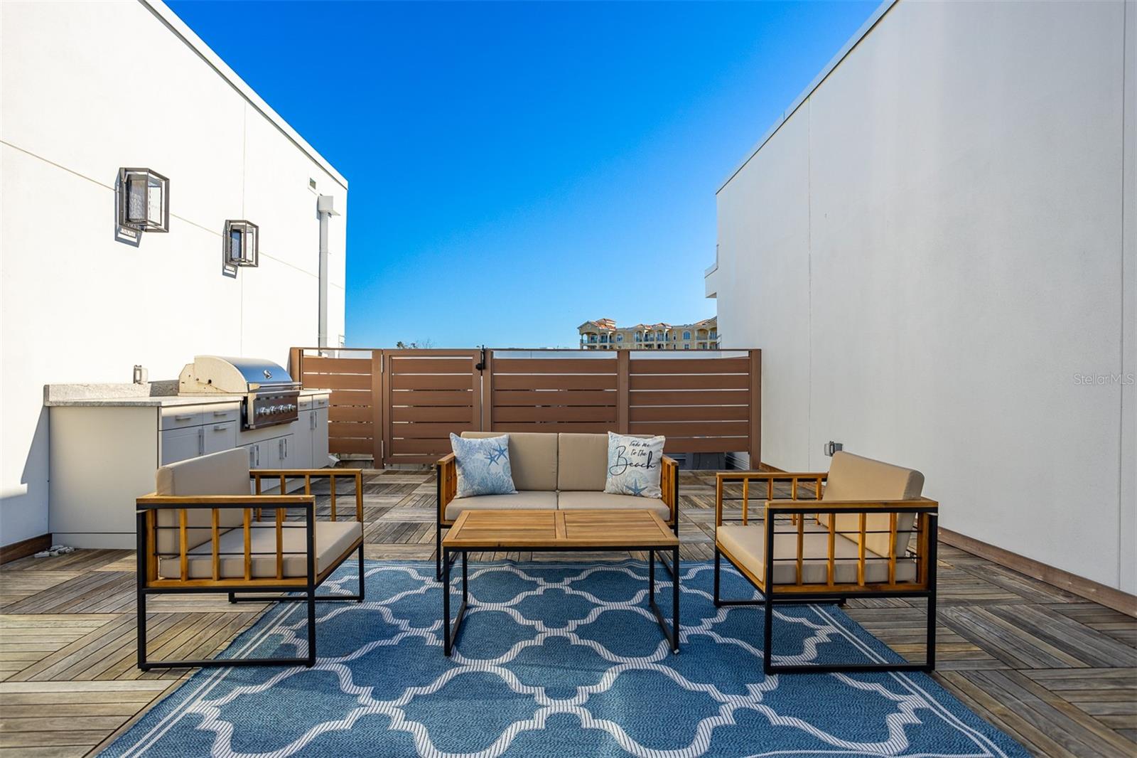 MARINA BAY MASTER CONDO - Residential