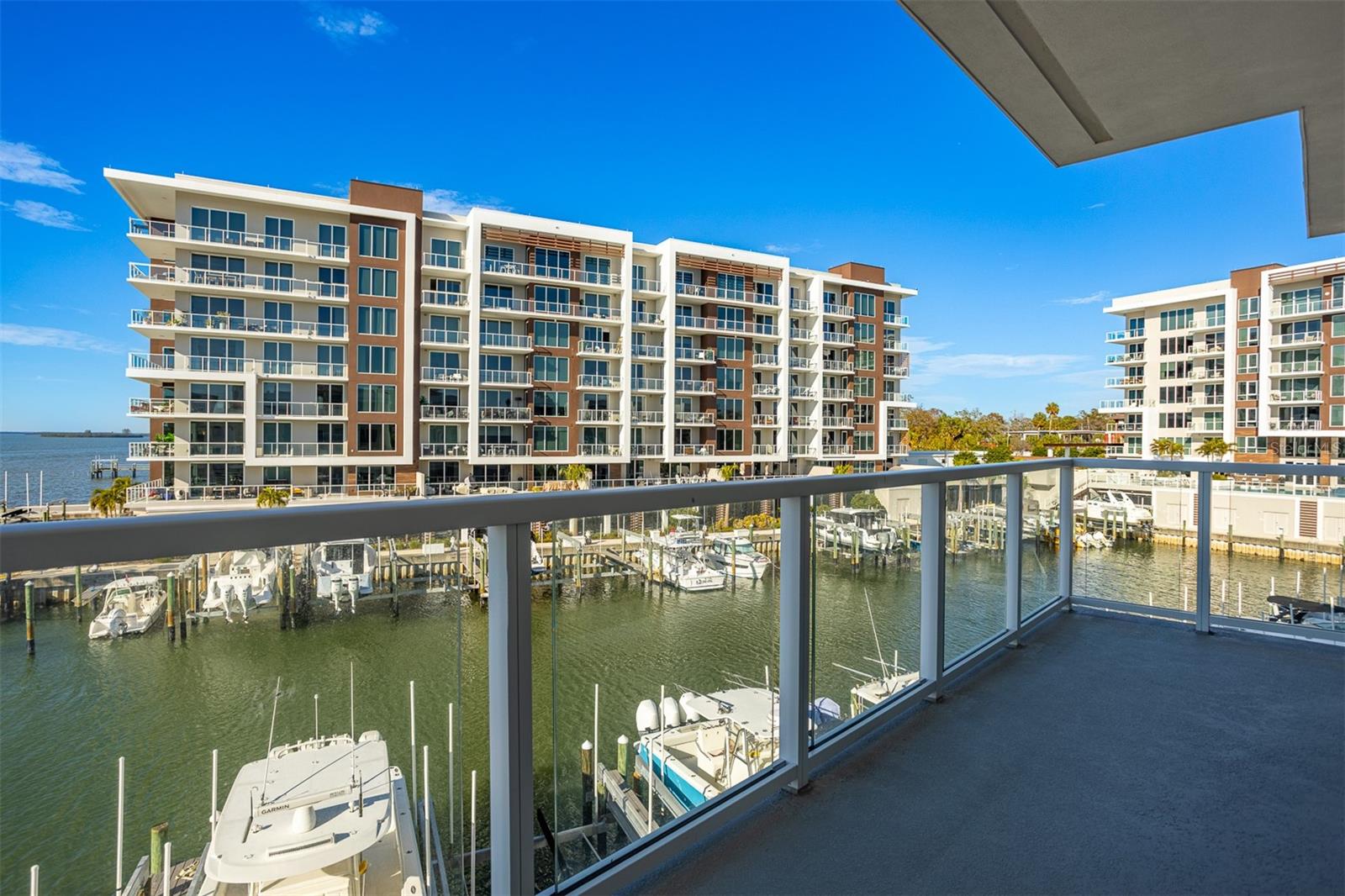 MARINA BAY MASTER CONDO - Residential