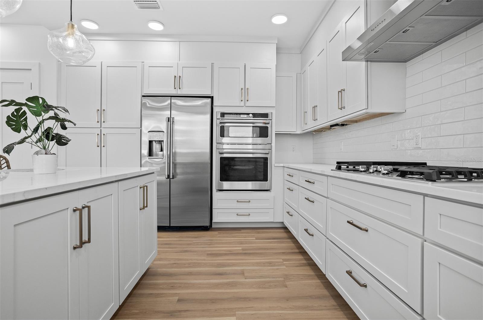 MARINA BAY MASTER CONDO - Residential