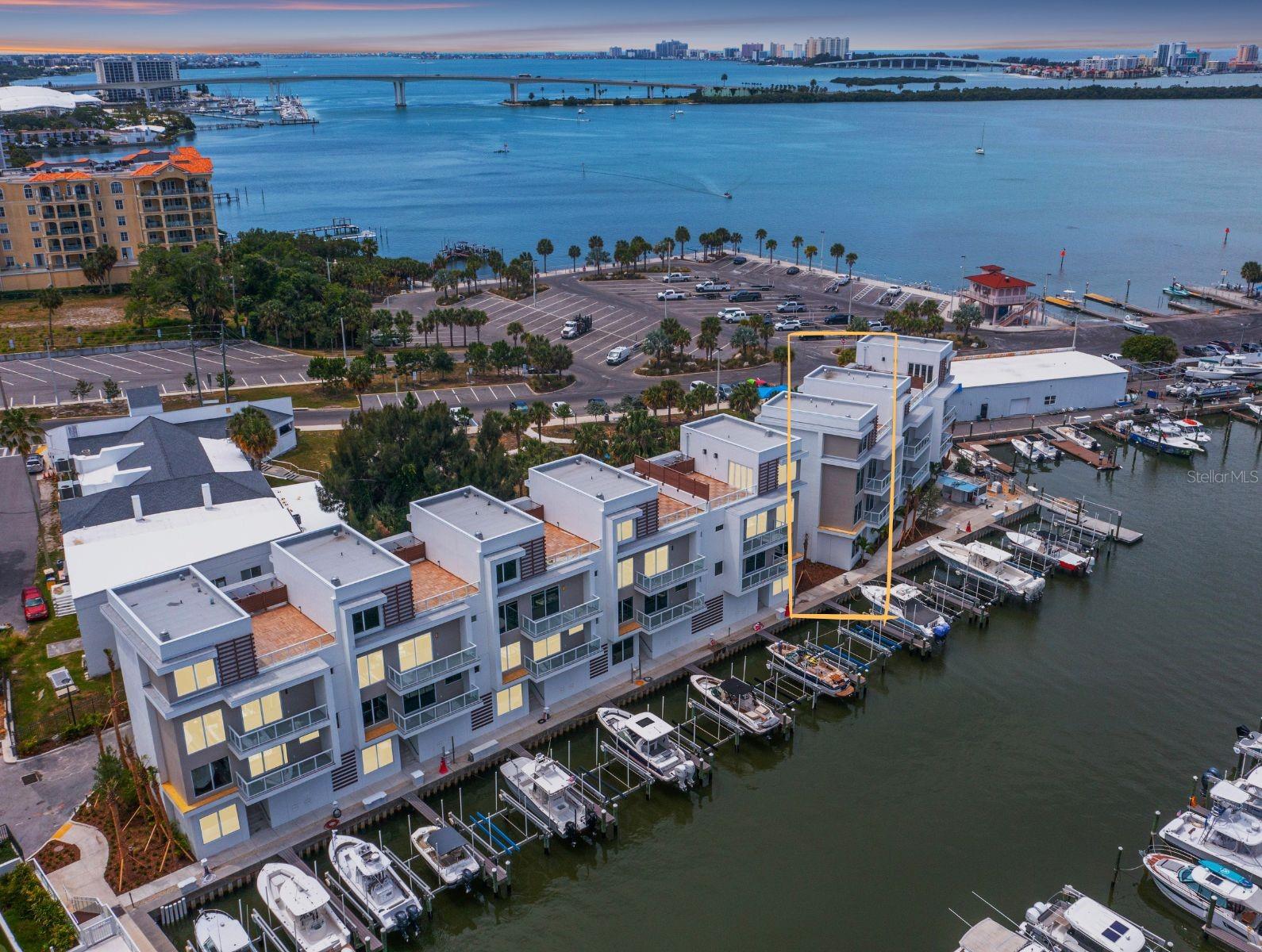 MARINA BAY MASTER CONDO - Residential