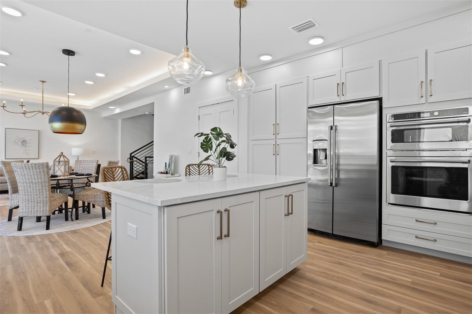 MARINA BAY MASTER CONDO - Residential