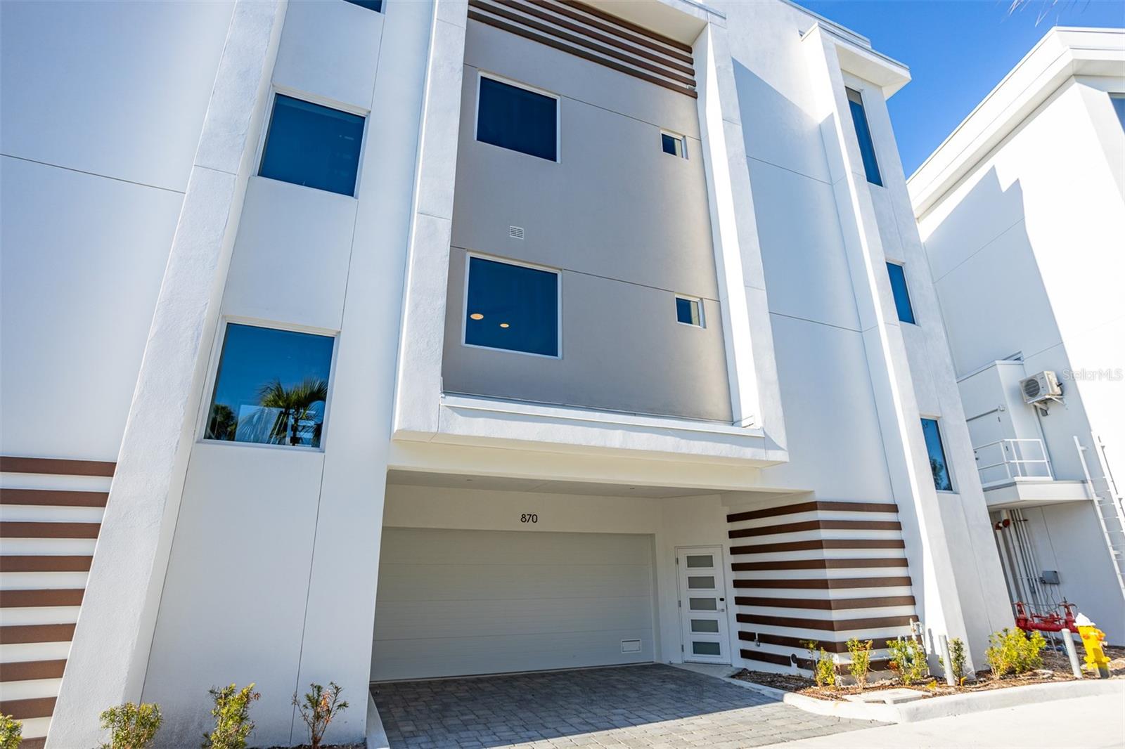 MARINA BAY MASTER CONDO - Residential