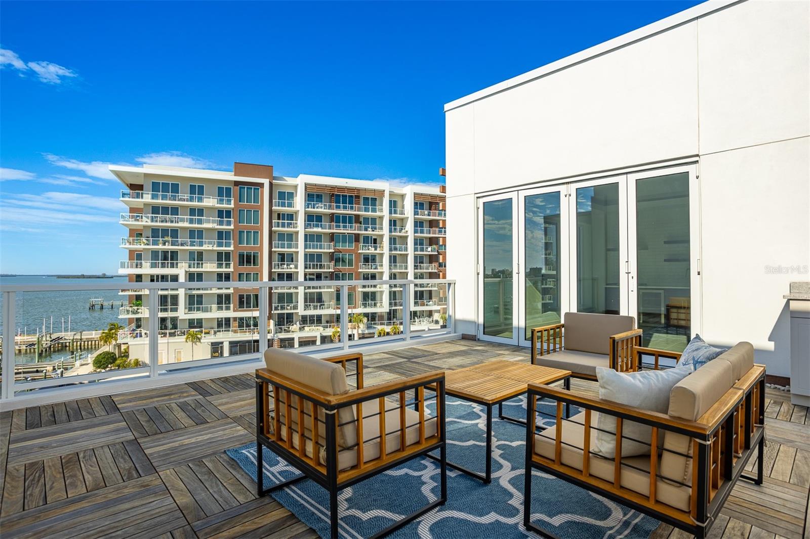 MARINA BAY MASTER CONDO - Residential