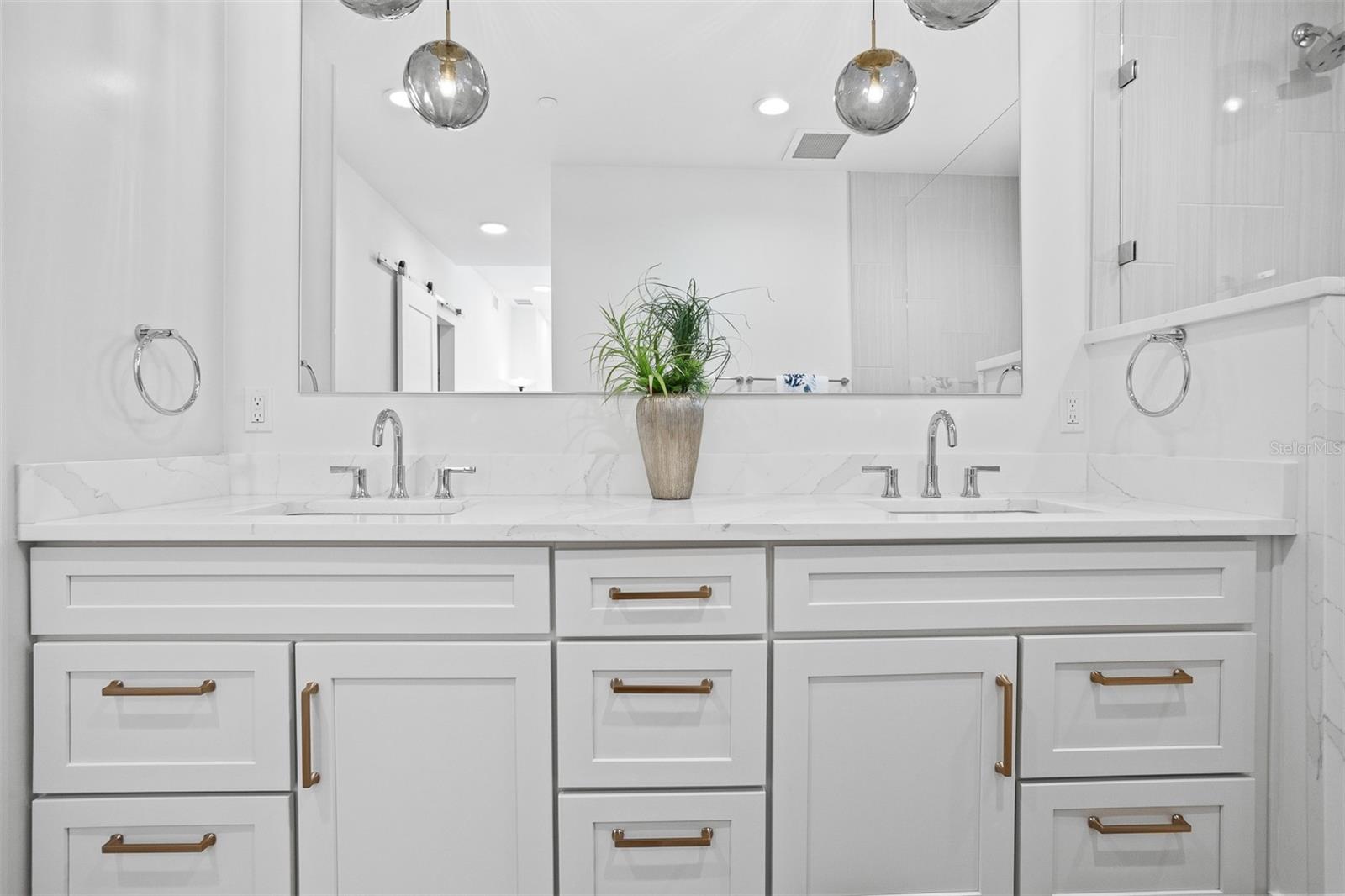 MARINA BAY MASTER CONDO - Residential