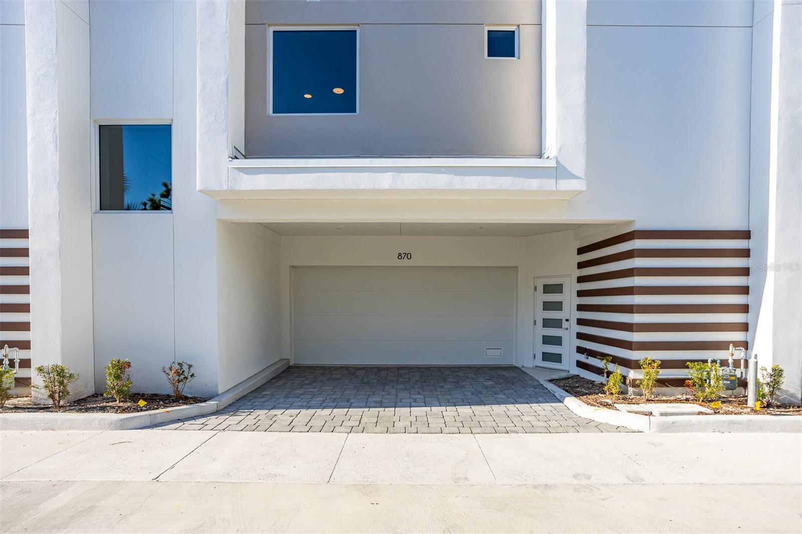 MARINA BAY MASTER CONDO - Residential