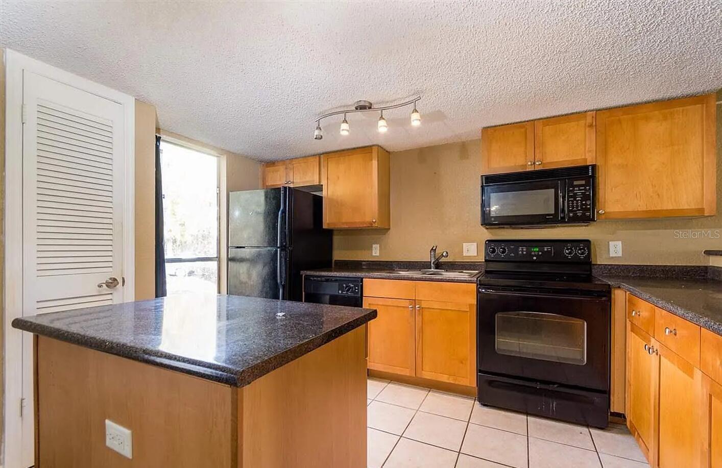 CREEKS EDGE CONDO - Residential
