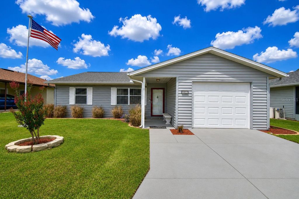 Photo of 4853 Colonnades Circle E, Lakeland, FL 33811 (MLS # L4962334)