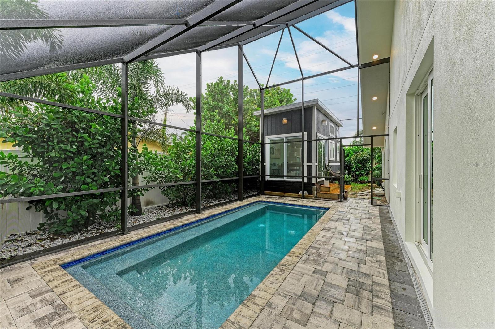 SOUTH GATE - Residential