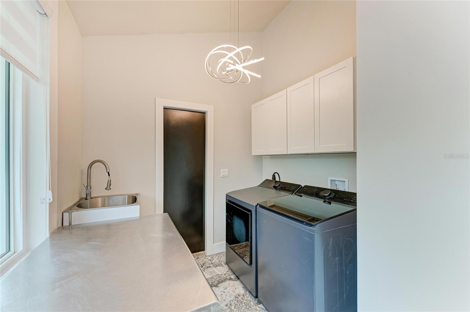 SOUTH GATE - Residential