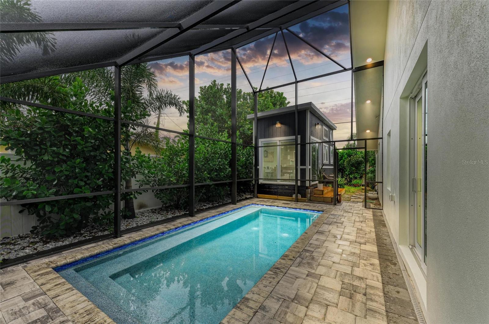 SOUTH GATE - Residential