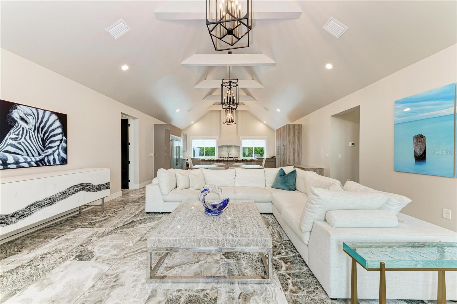 SOUTH GATE - Residential