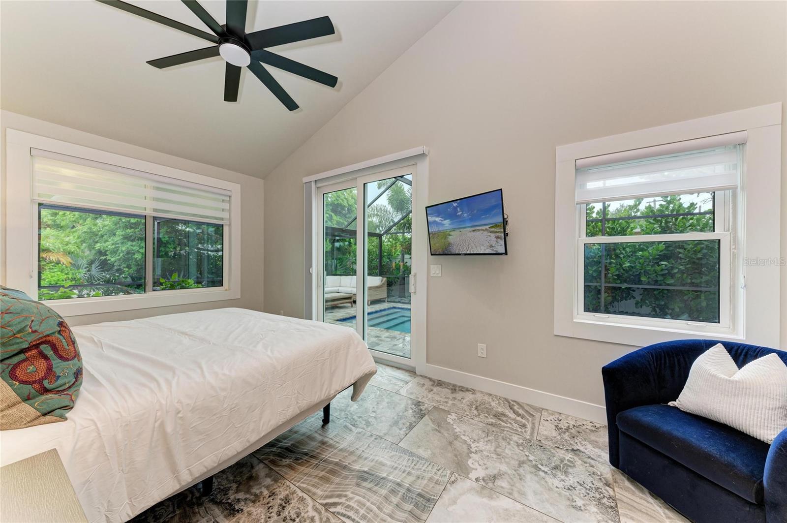 SOUTH GATE - Residential