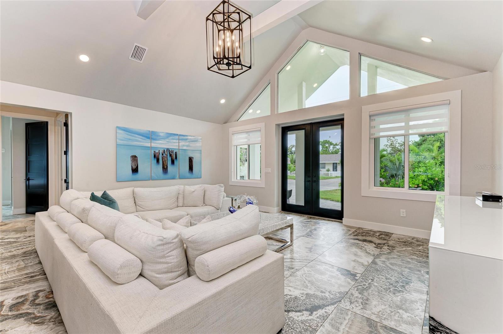 SOUTH GATE - Residential