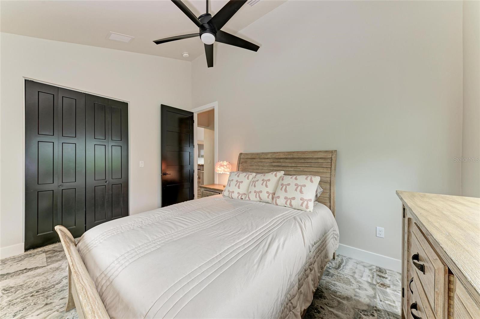 SOUTH GATE - Residential